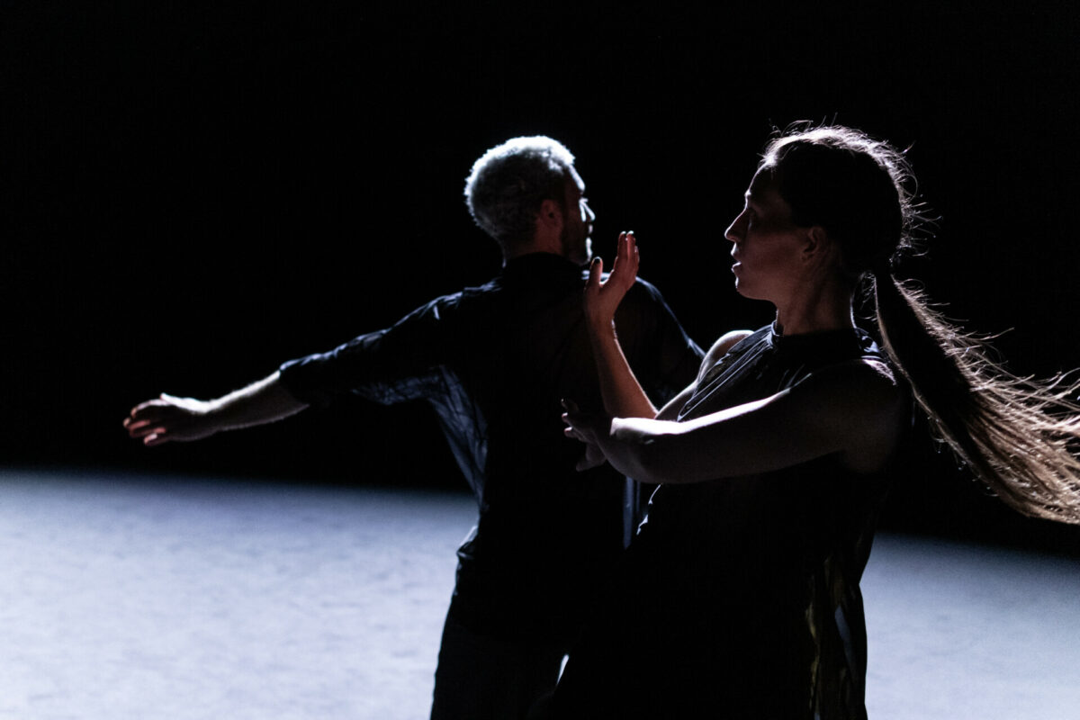 Angela and Micaël dancing in Threshol